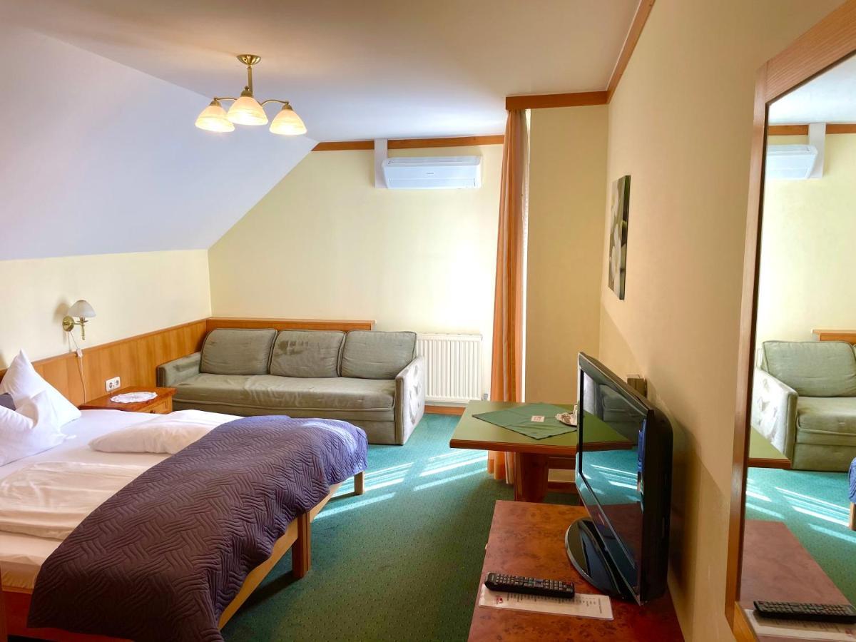 Pension Thermenland Лойперсдорф-бай-Фюрстенфельд Экстерьер фото